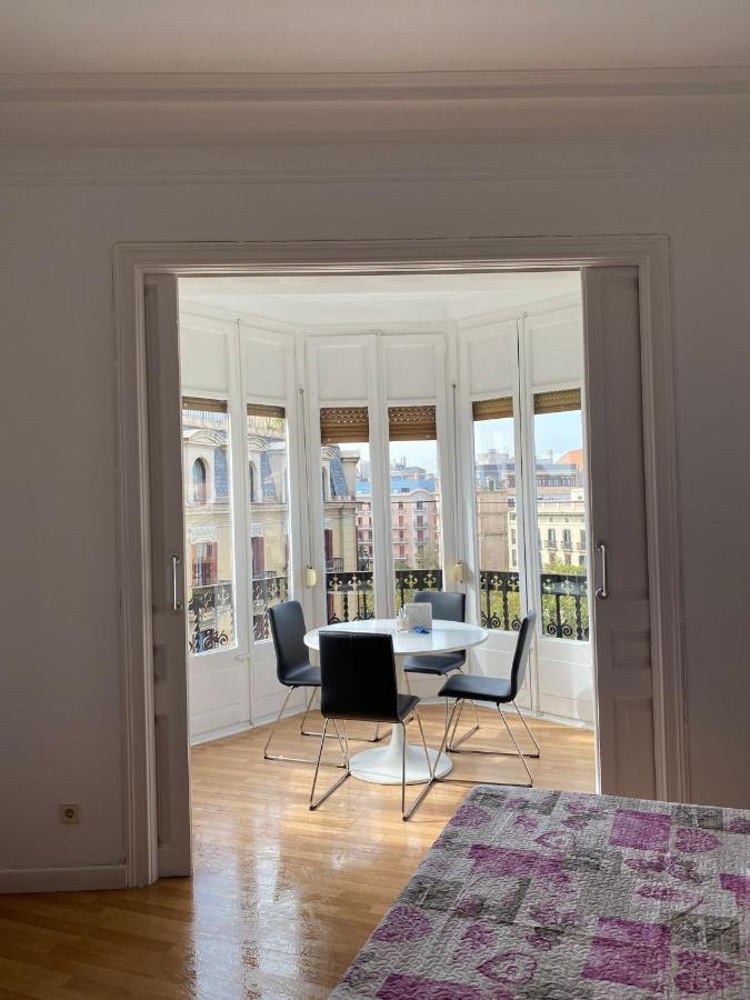 Rooms Tetu Барселона Экстерьер фото