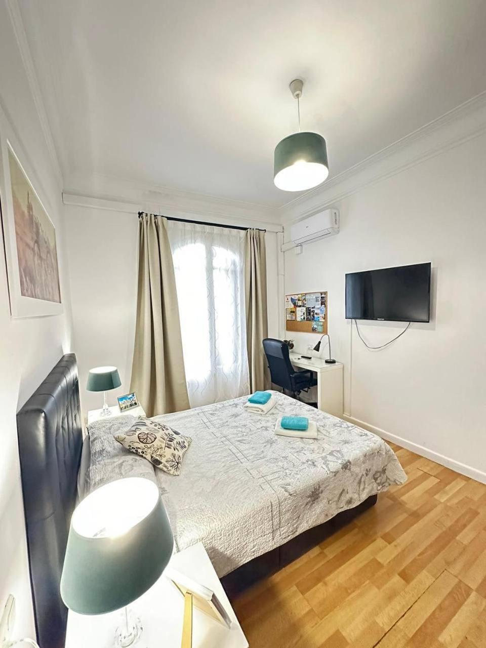 Rooms Tetu Барселона Экстерьер фото