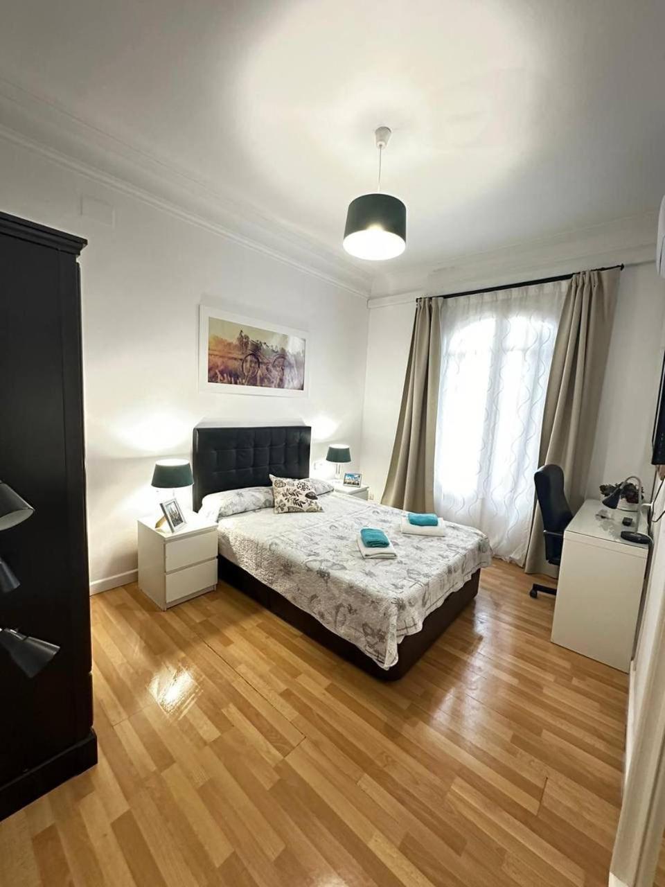 Rooms Tetu Барселона Экстерьер фото