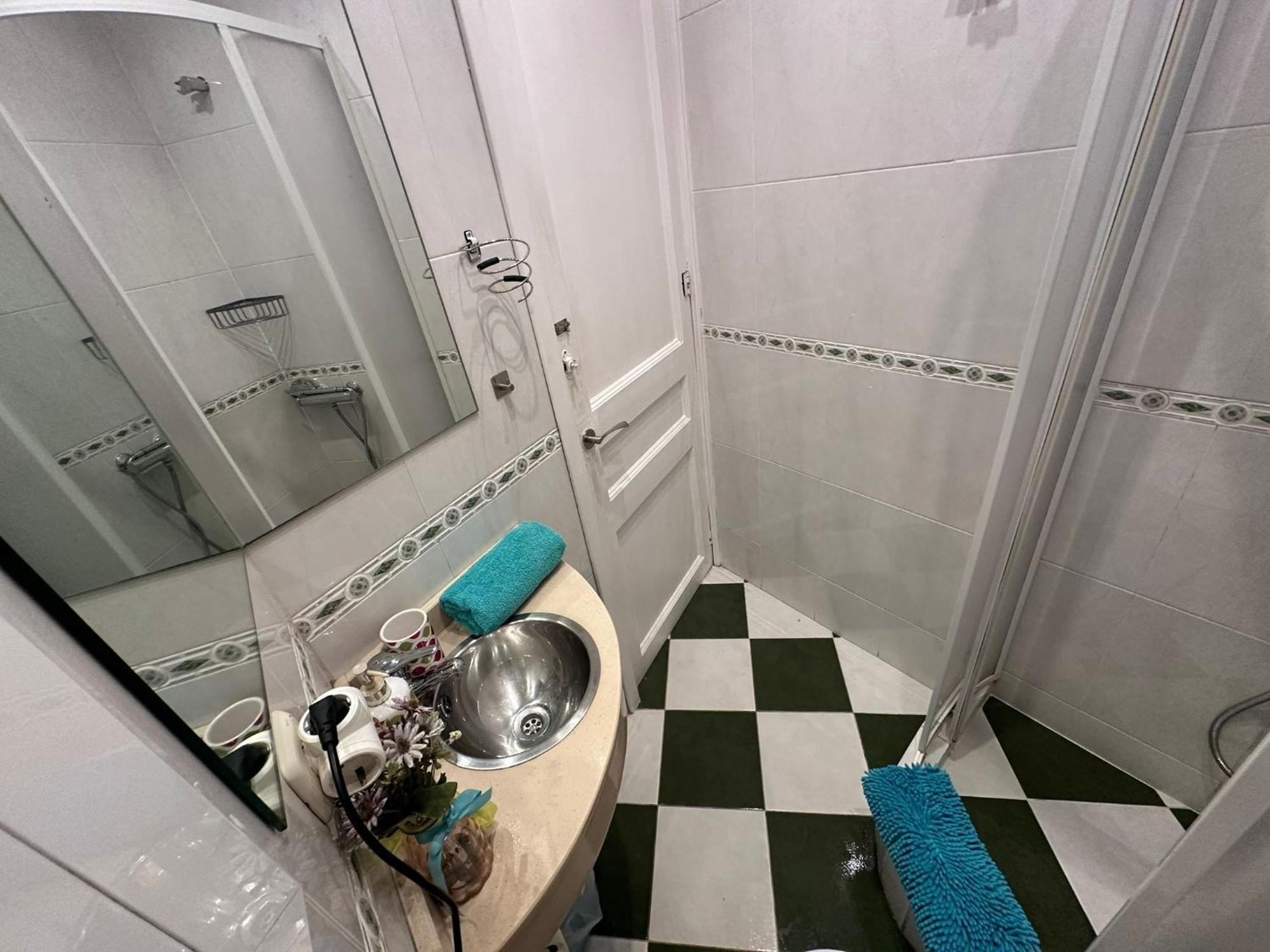 Rooms Tetu Барселона Экстерьер фото