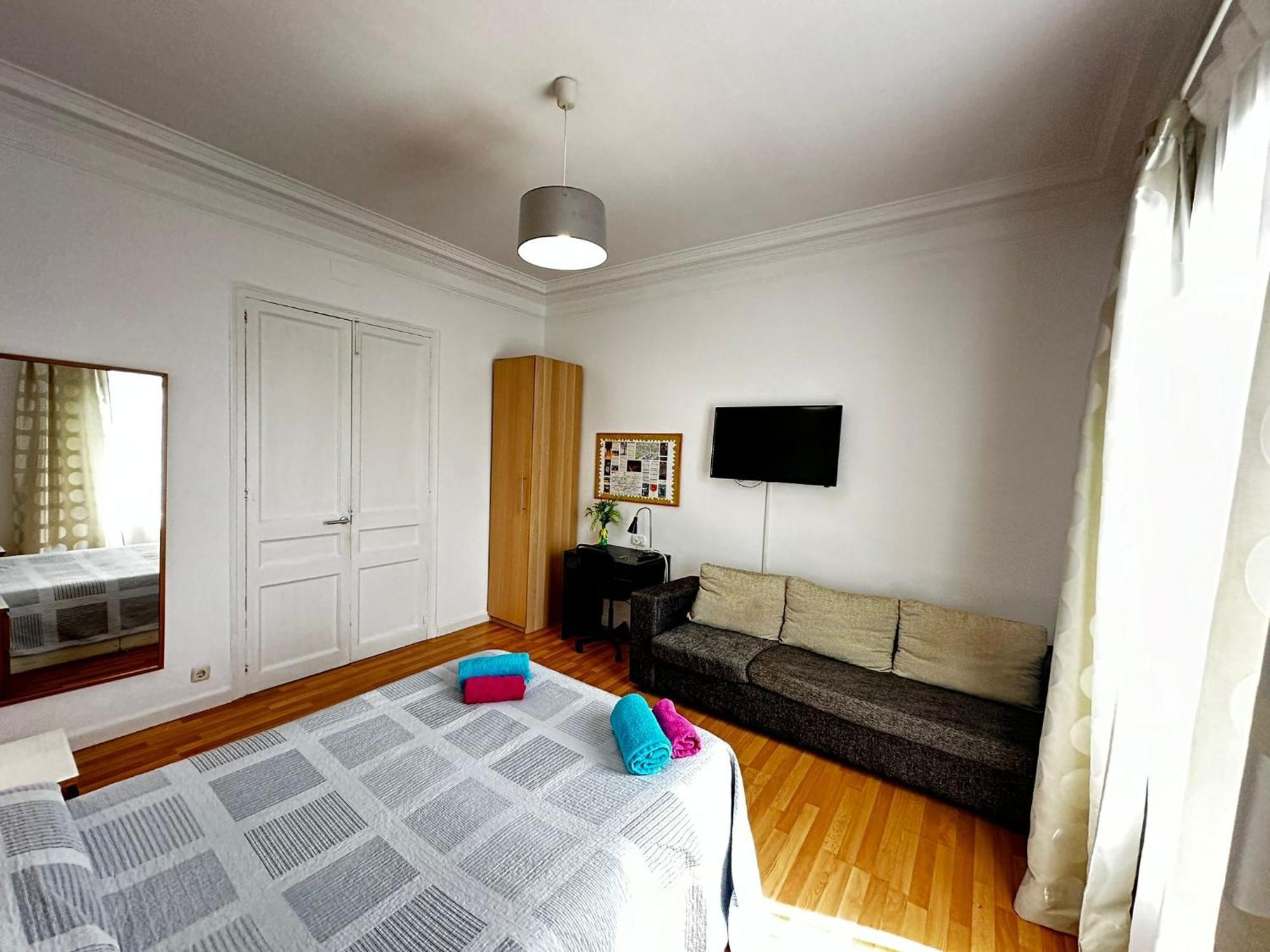 Rooms Tetu Барселона Экстерьер фото